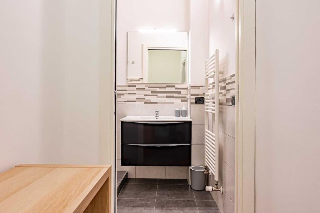 Guest Planet - Modern Flat Centrale M2 Milano Ngoại thất bức ảnh
