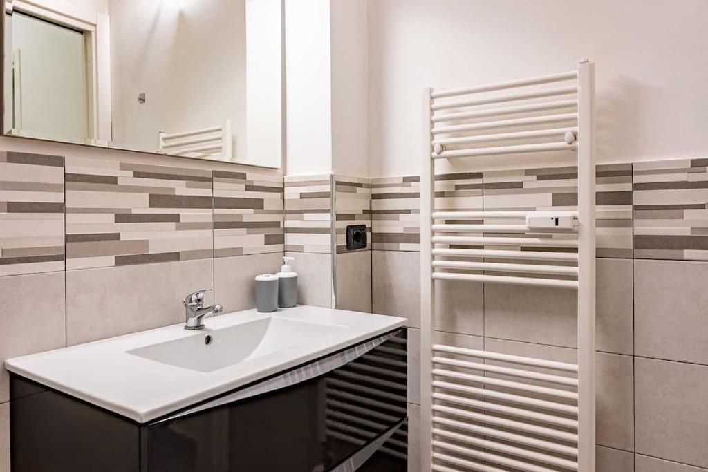 Guest Planet - Modern Flat Centrale M2 Milano Ngoại thất bức ảnh